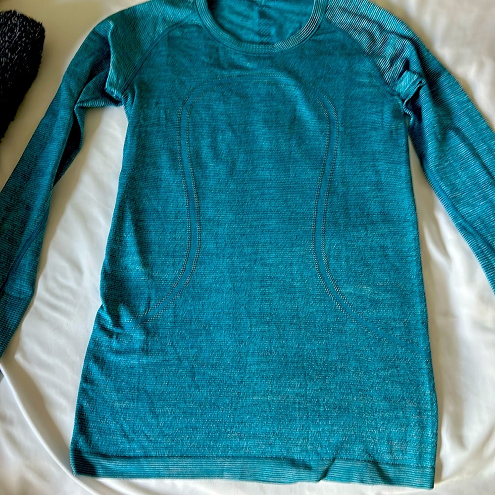 Lululemon Swiftly Tech Long Sleeve